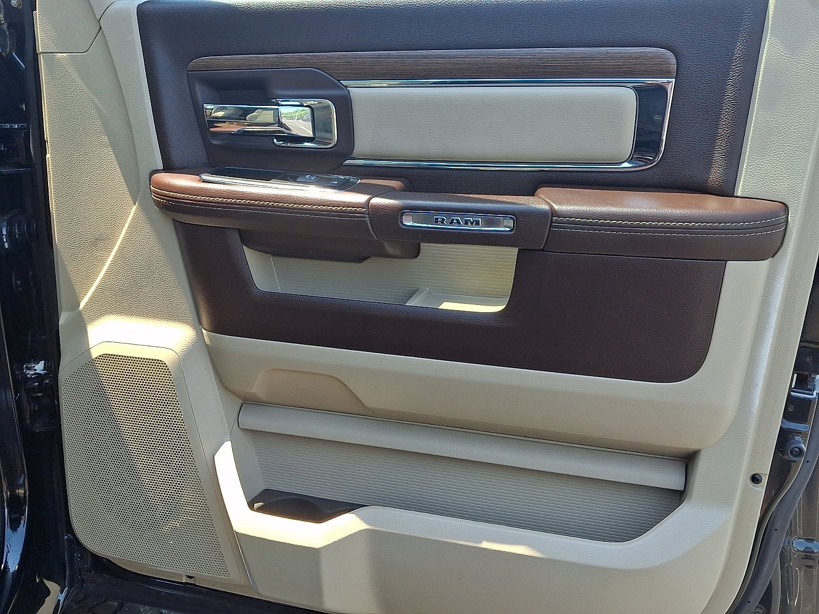 Used 2015 Black Clearcoat Ram Laramie image 23