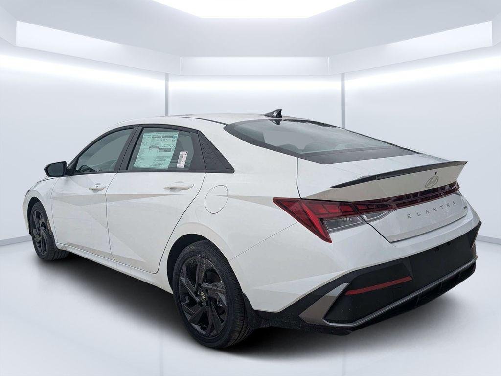 New 2026 White Hyundai SEL Sport image 5