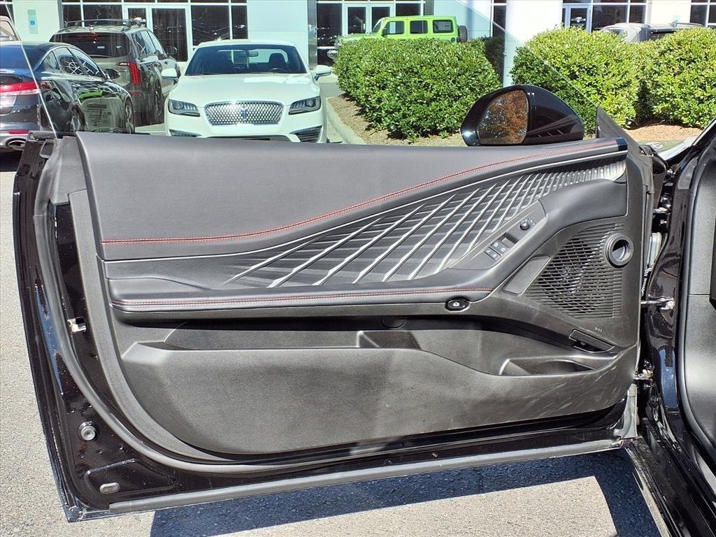 Used 2025 Diamond Black Crystal Pearlcoat Dodge R/T image 4