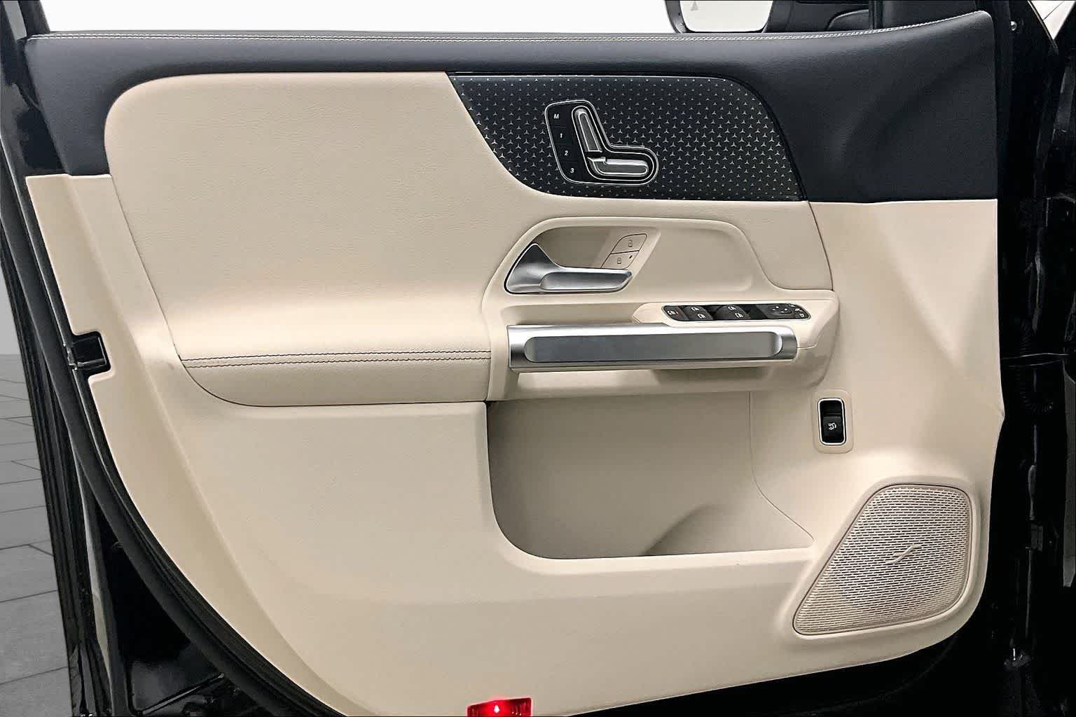 New 2026 Night Black Mercedes-Benz GLB 250 image 10