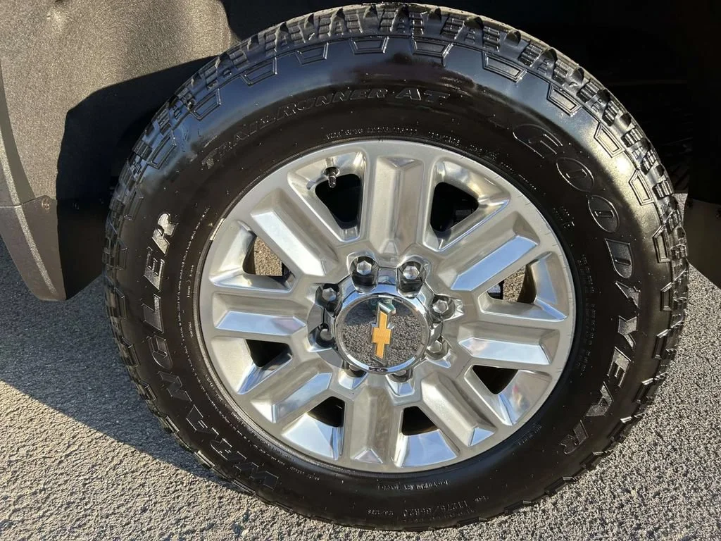 Used 2025 Radiant Red Tintcoat Chevrolet High Country image 10