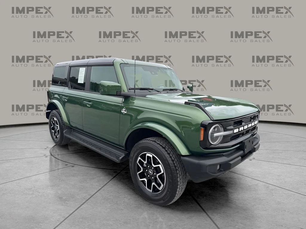 Used 2025 Green Ford Outer Banks image 7
