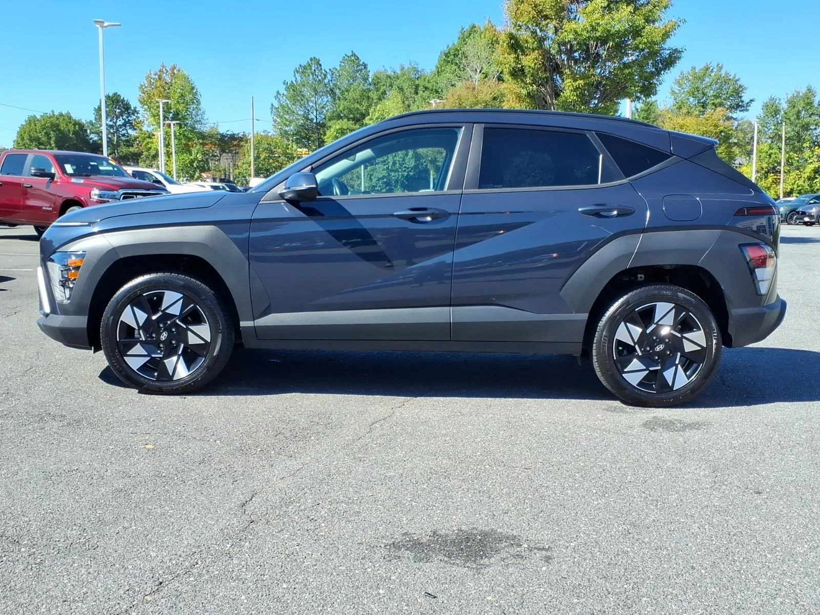 Used 2025 Denim Blue Hyundai SEL image 3