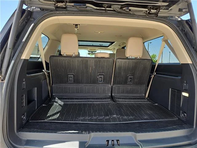 Used 2023 Agate Black Metallic Ford Limited 4x4 image 7