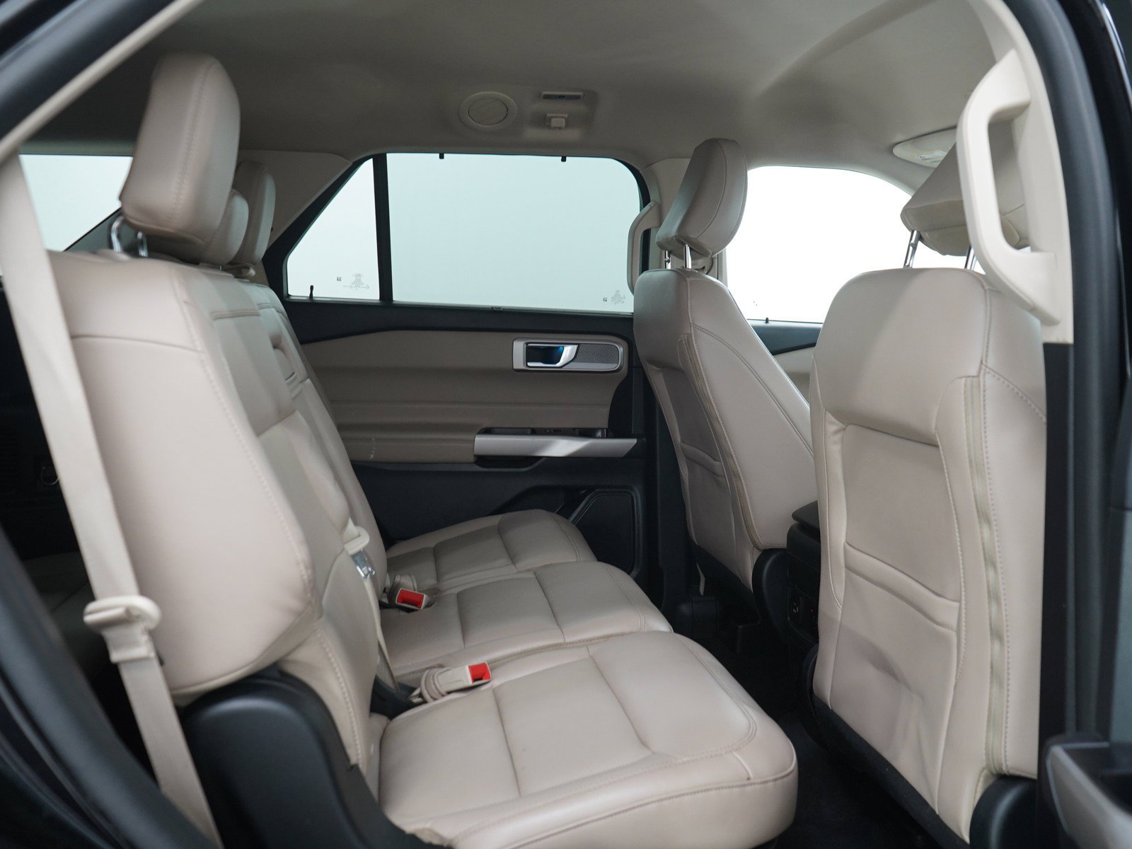 Used 2022  Ford Limited image 14