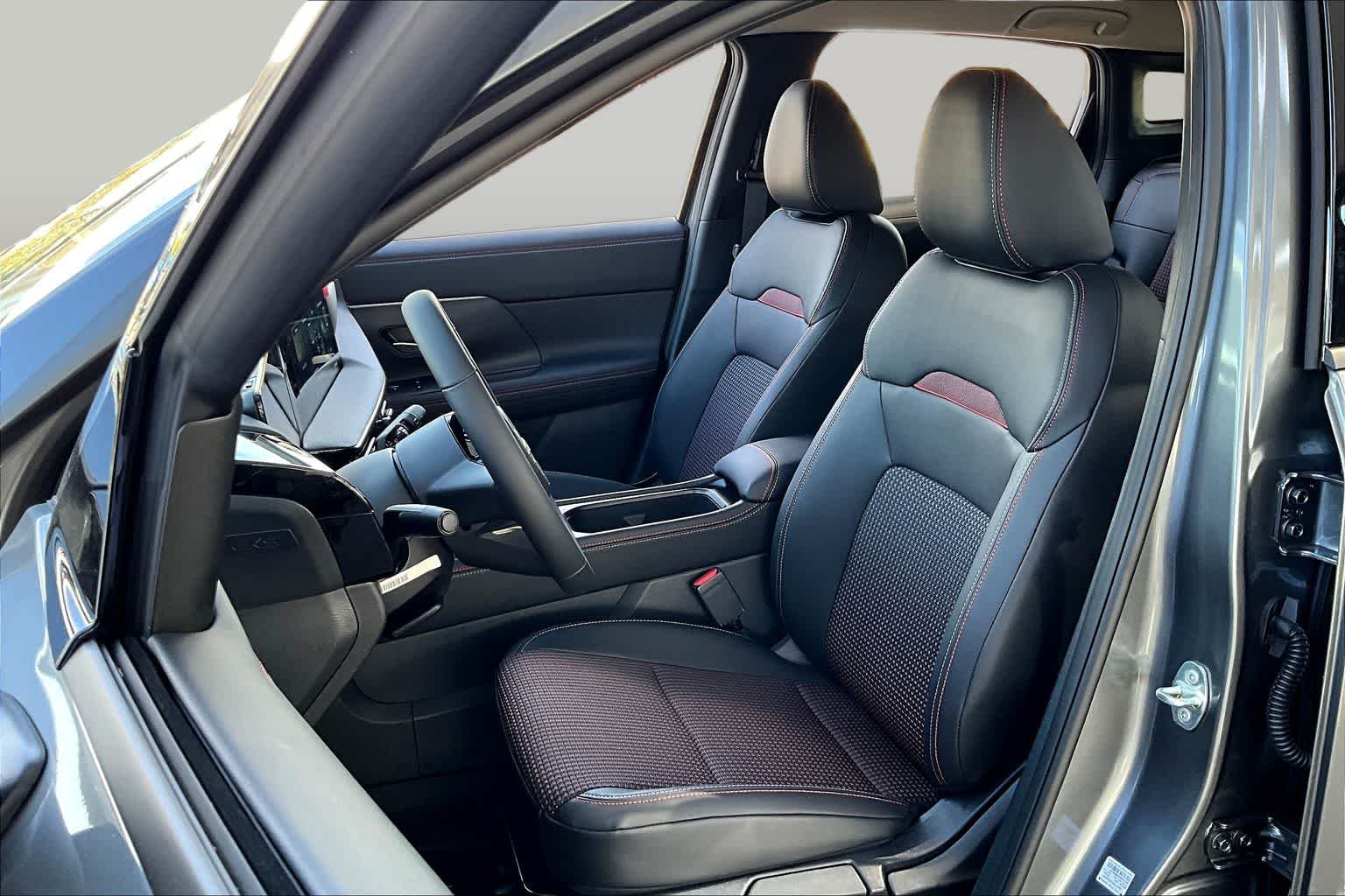 2026 Nissan KICKS SR - Photo 9