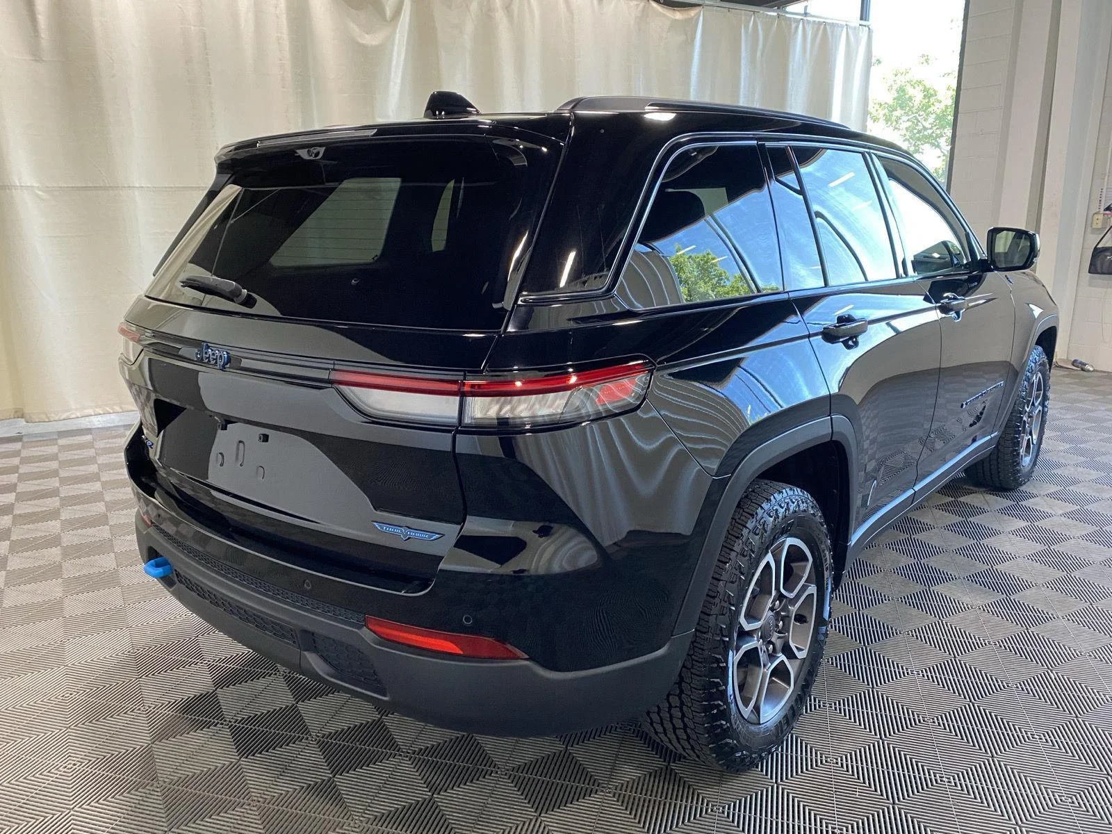 Used 2023 Diamond Black Crystal Pearlcoa Jeep Trailhawk 4xe image 7
