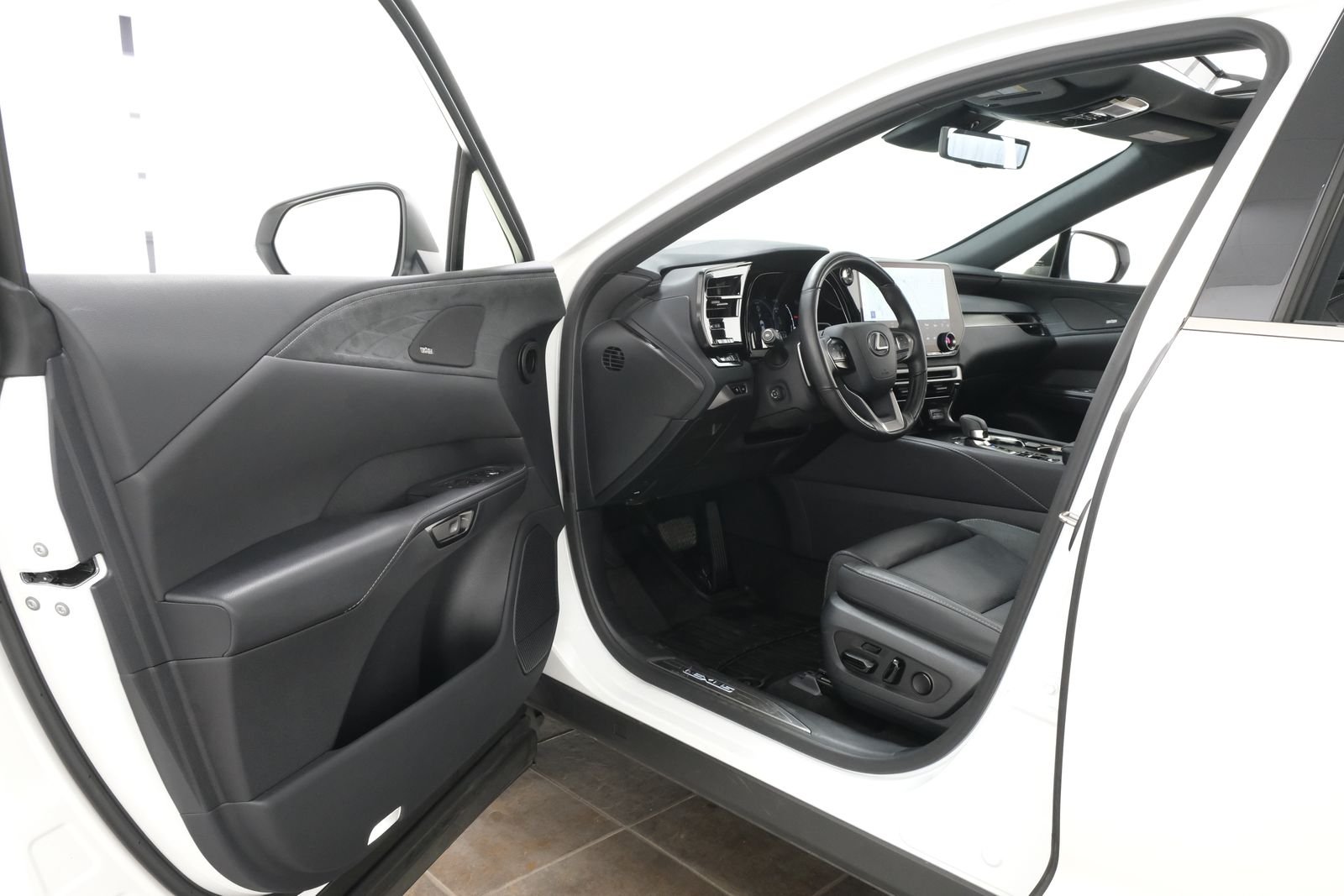 2024 Lexus RX PHEV 450h+ | CarEdge | CarEdge