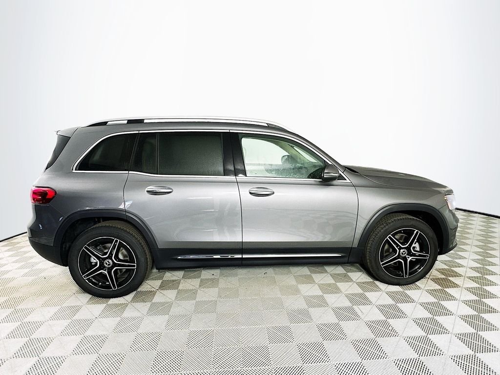 Used 2026  Mercedes-Benz GLB 250 image 8