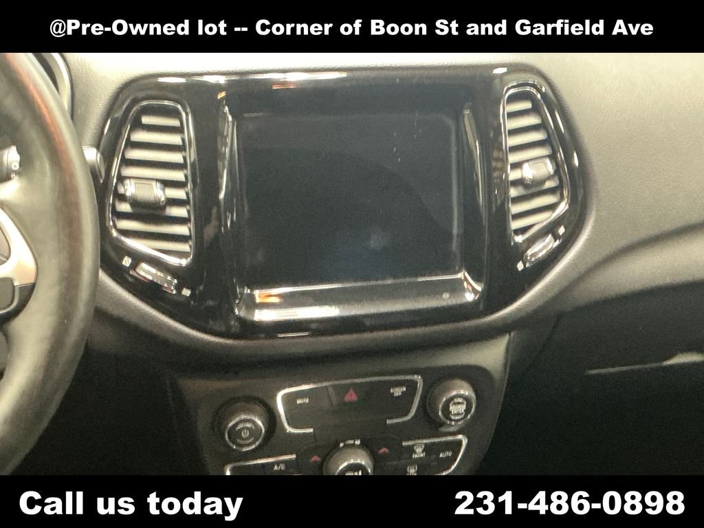 Used 2018 Blue Jeep Limited image 19