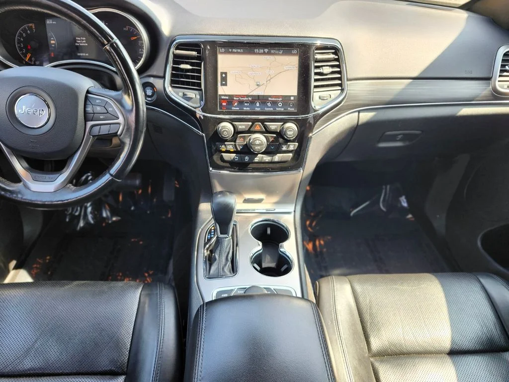 Used 2020 Silver Jeep Limited image 14