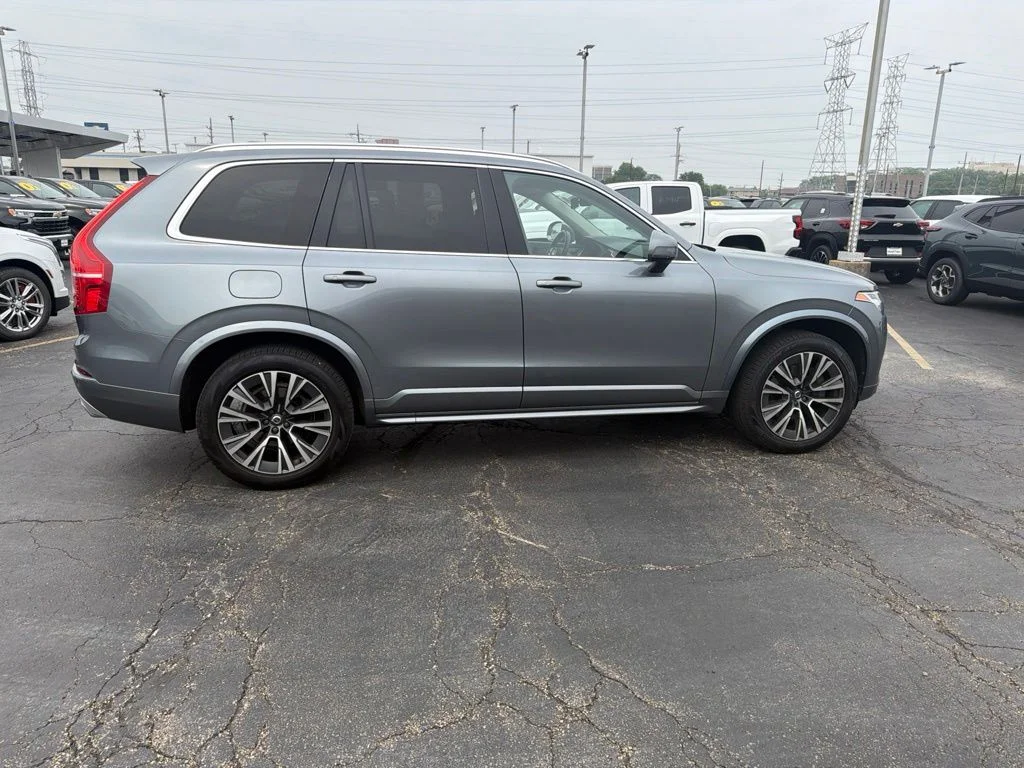 Used 2020 Gray Volvo T6 Momentum image 5