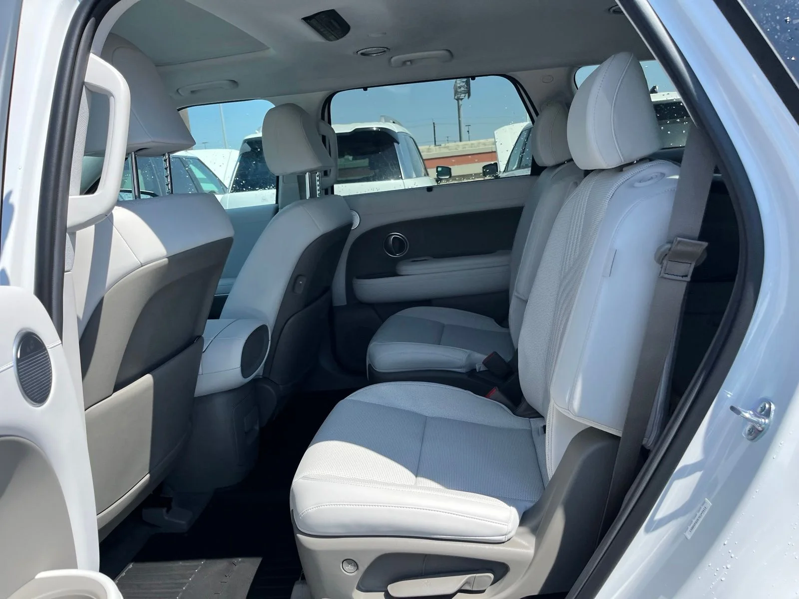 New 2026 White Hyundai Blue SEL Premium image 17