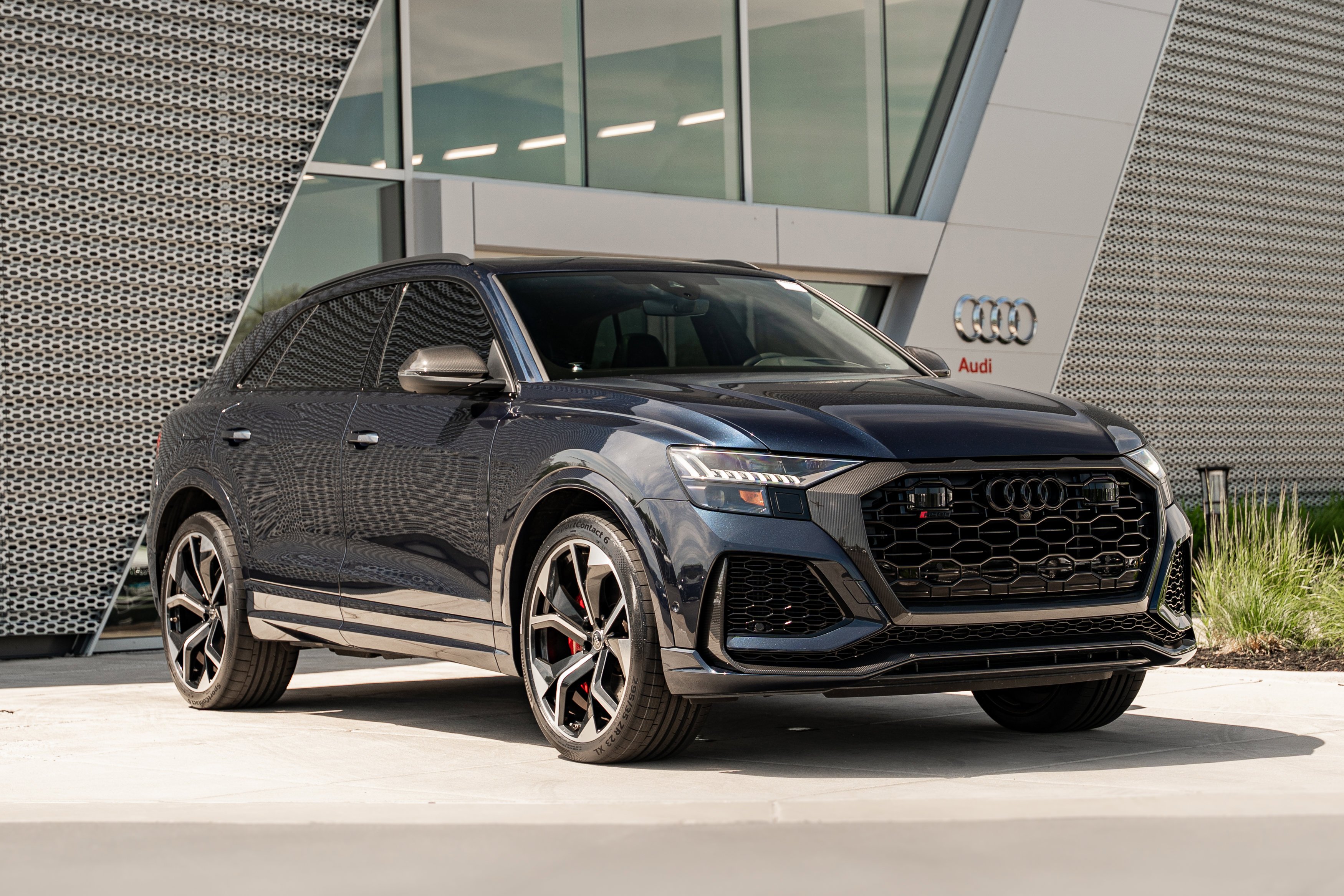 2023 Audi RS Q8 -'s photo