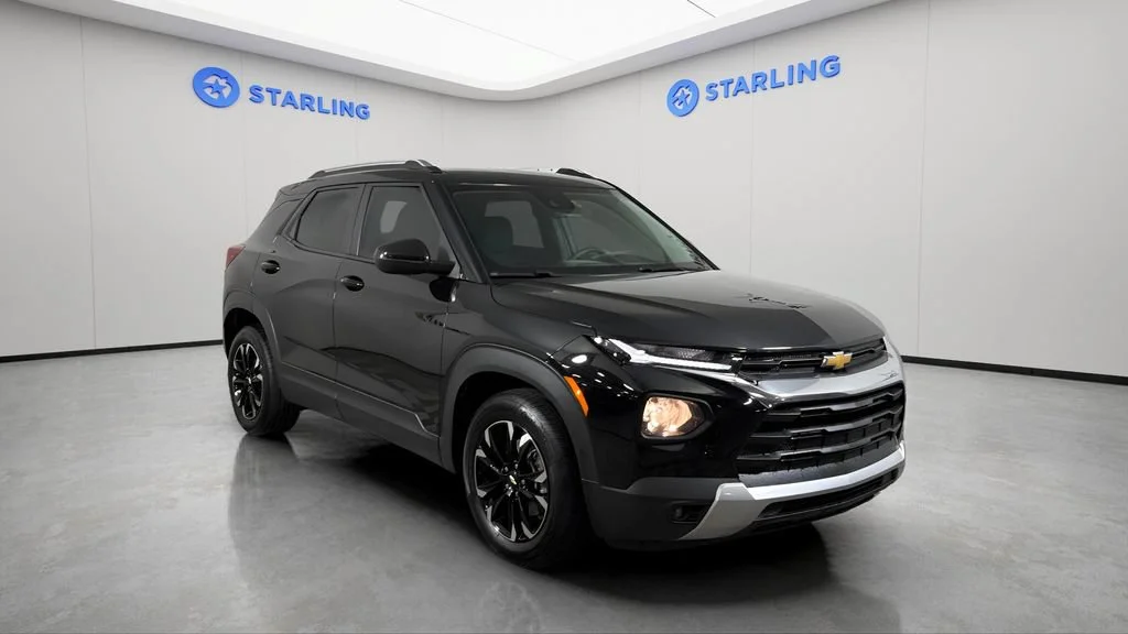 Used 2023 MOSAIC BLACK METALLIC Chevrolet LT image 13