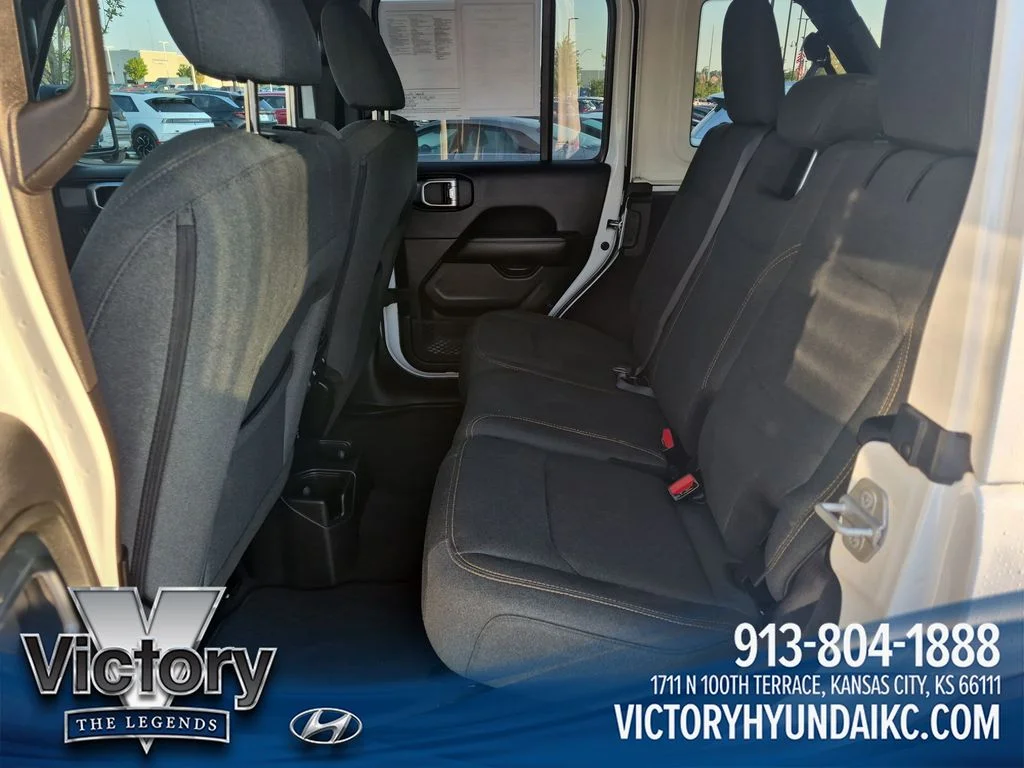 Used 2025 White Jeep Sahara image 24