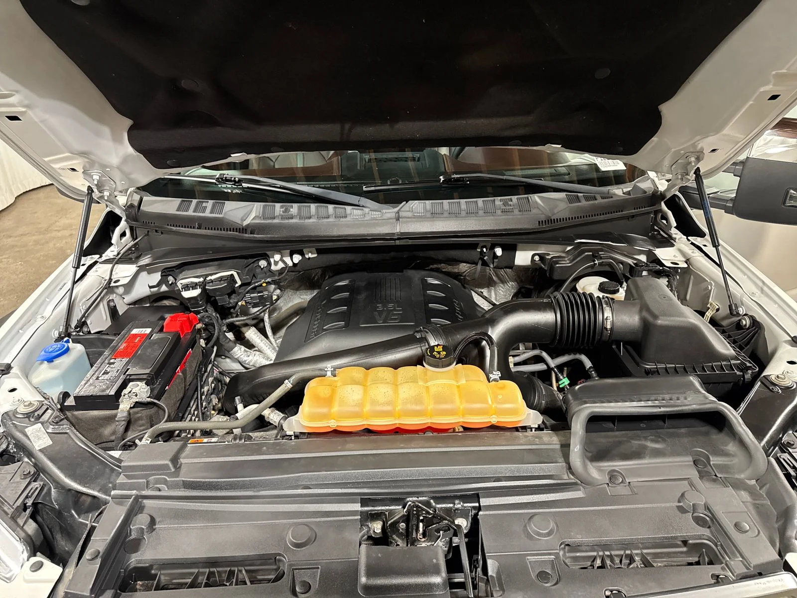 2016 Ford F-150 Platinum - Photo 31