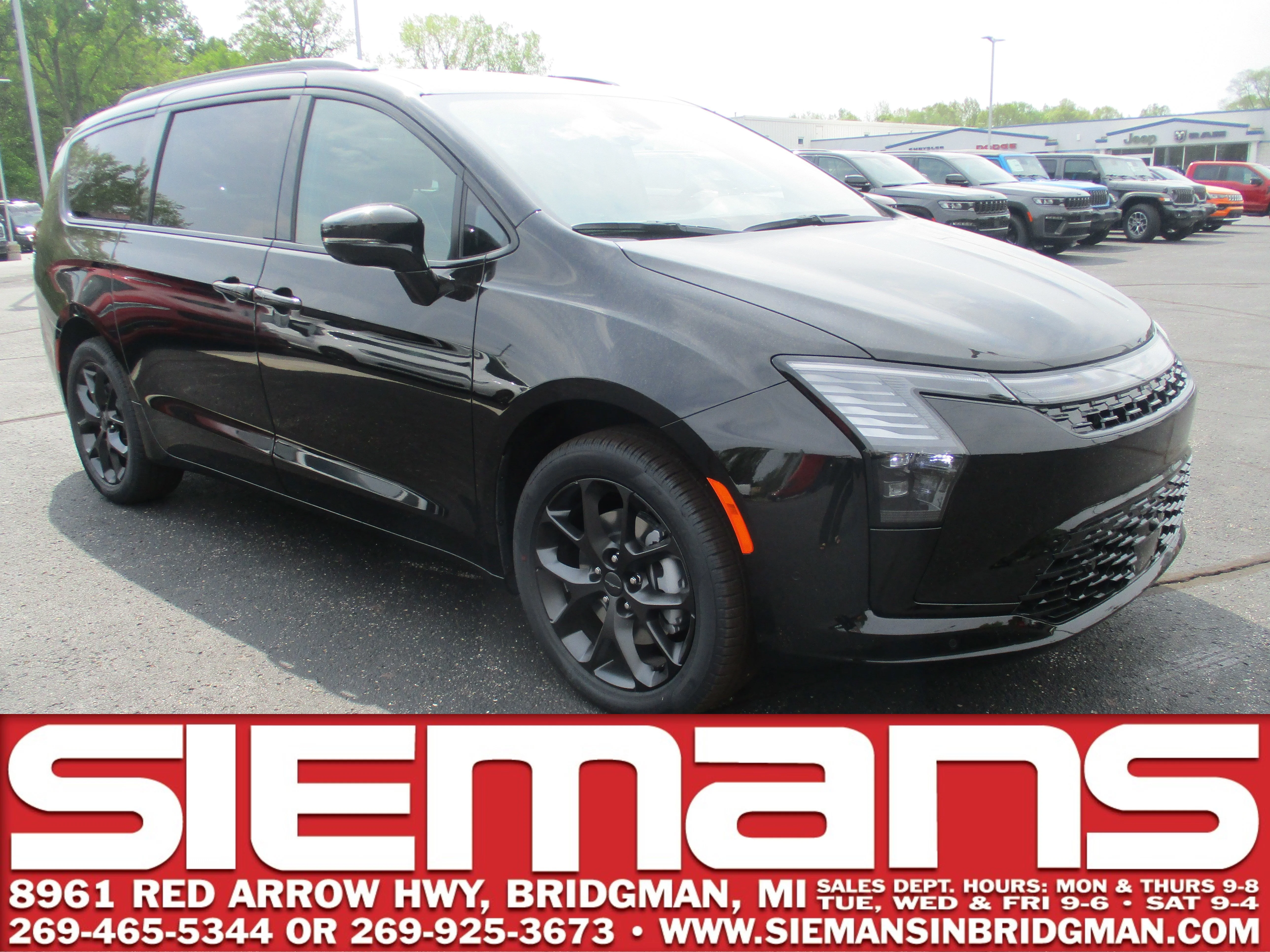 2027 Chrysler Pacifica Limited AWD's photo