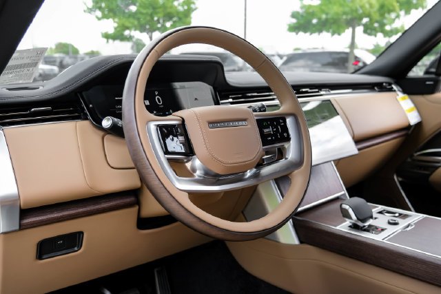 New 2027 Gold Land Rover SE image 3
