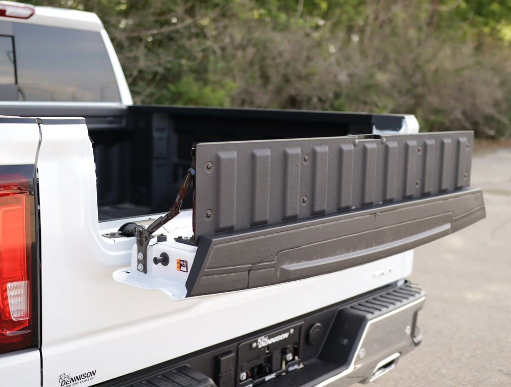 New 2026 Glacier White Tricoat GMC SLT image 30