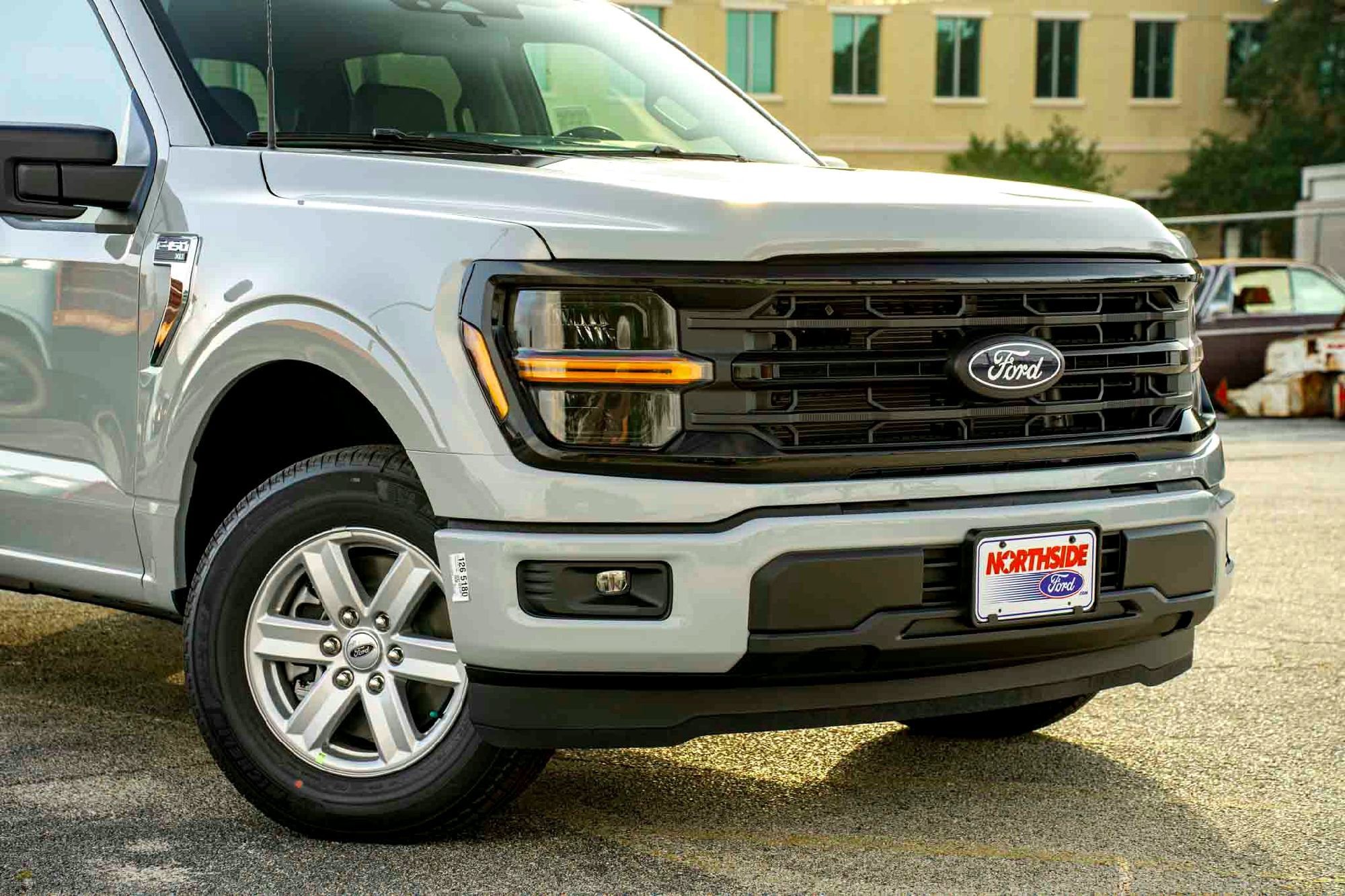 New 2026 Avalanche Ford XLT image 3
