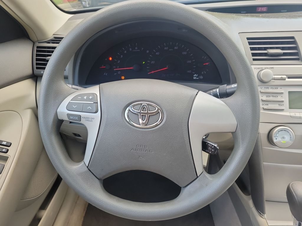Used 2011 Gray Toyota LE image 25