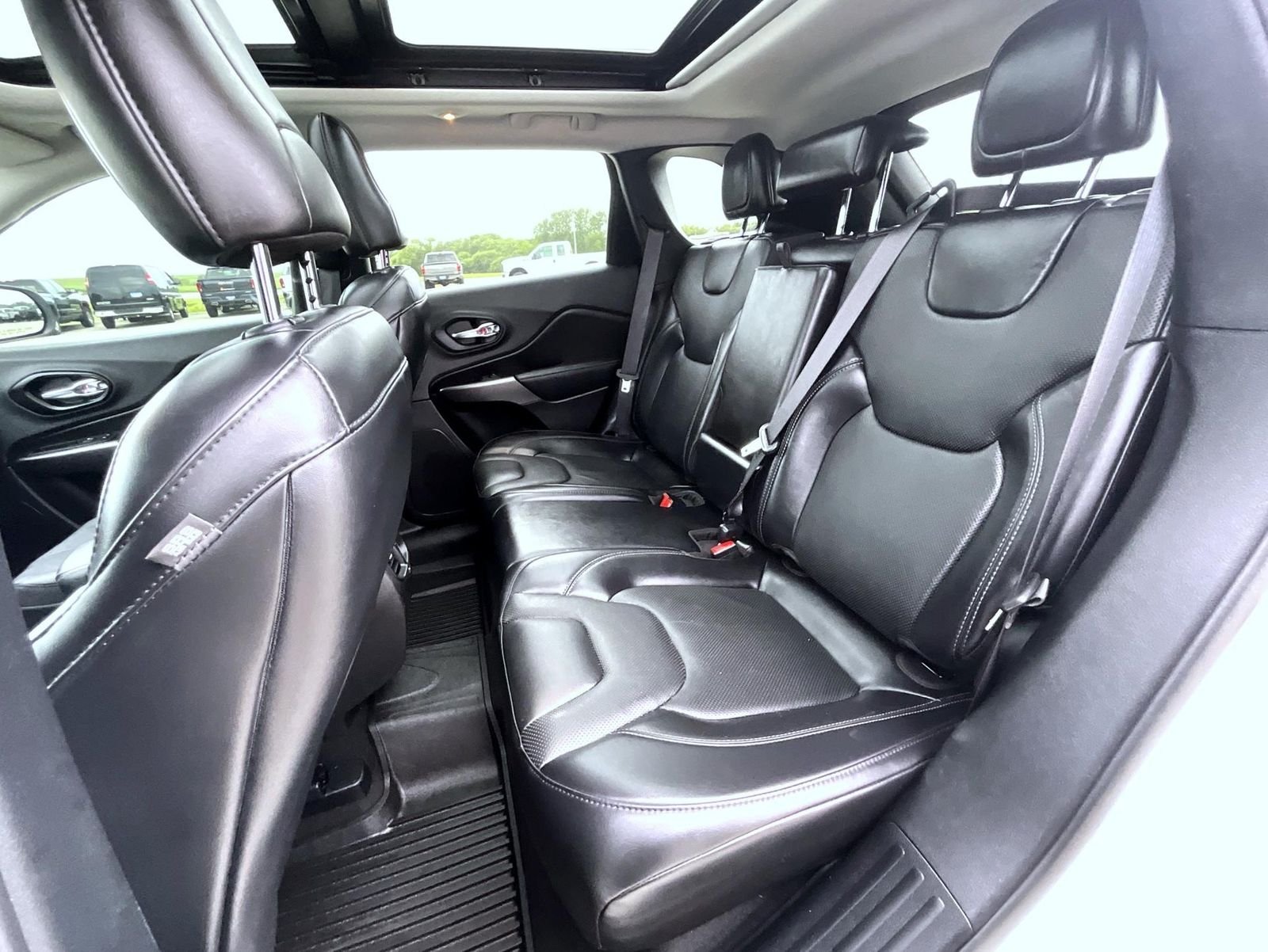 Used 2021 White Jeep Limited image 20