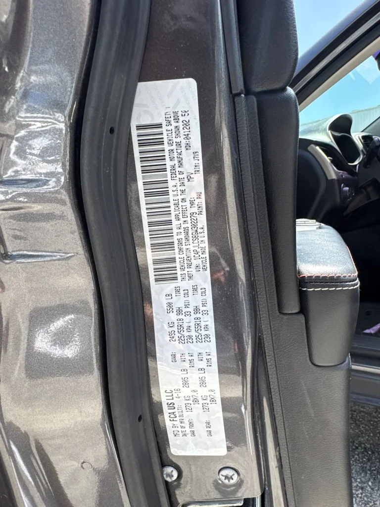 Used 2016 Granite Crystal Clearcoat Metallic Jeep Latitude image 14