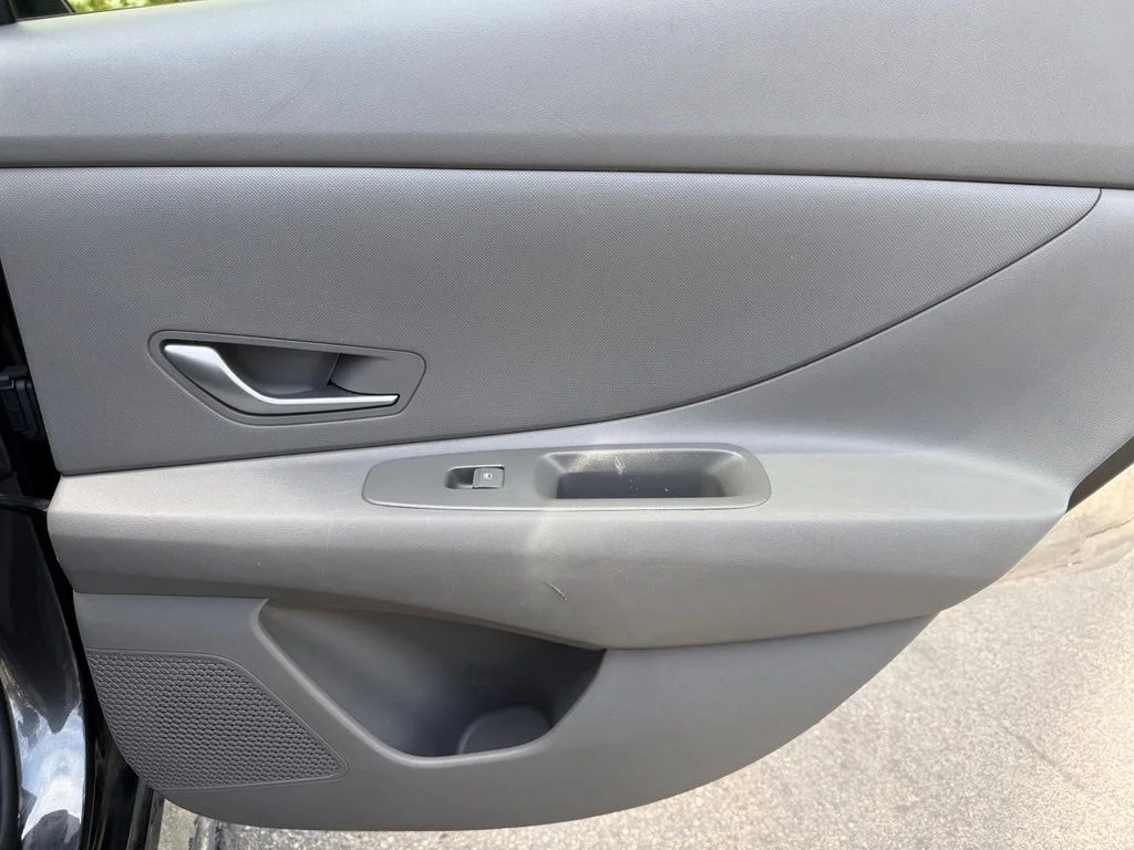 Used 2023 Gray Hyundai SEL image 24
