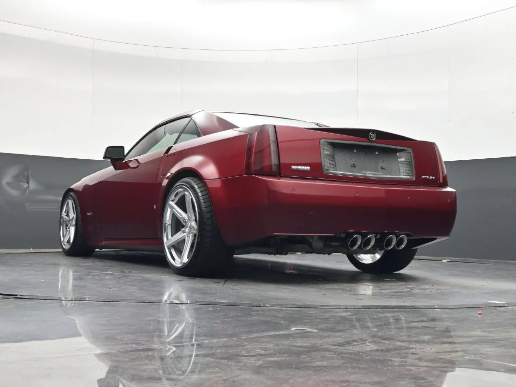 Used 2006 Red Cadillac Base image 30