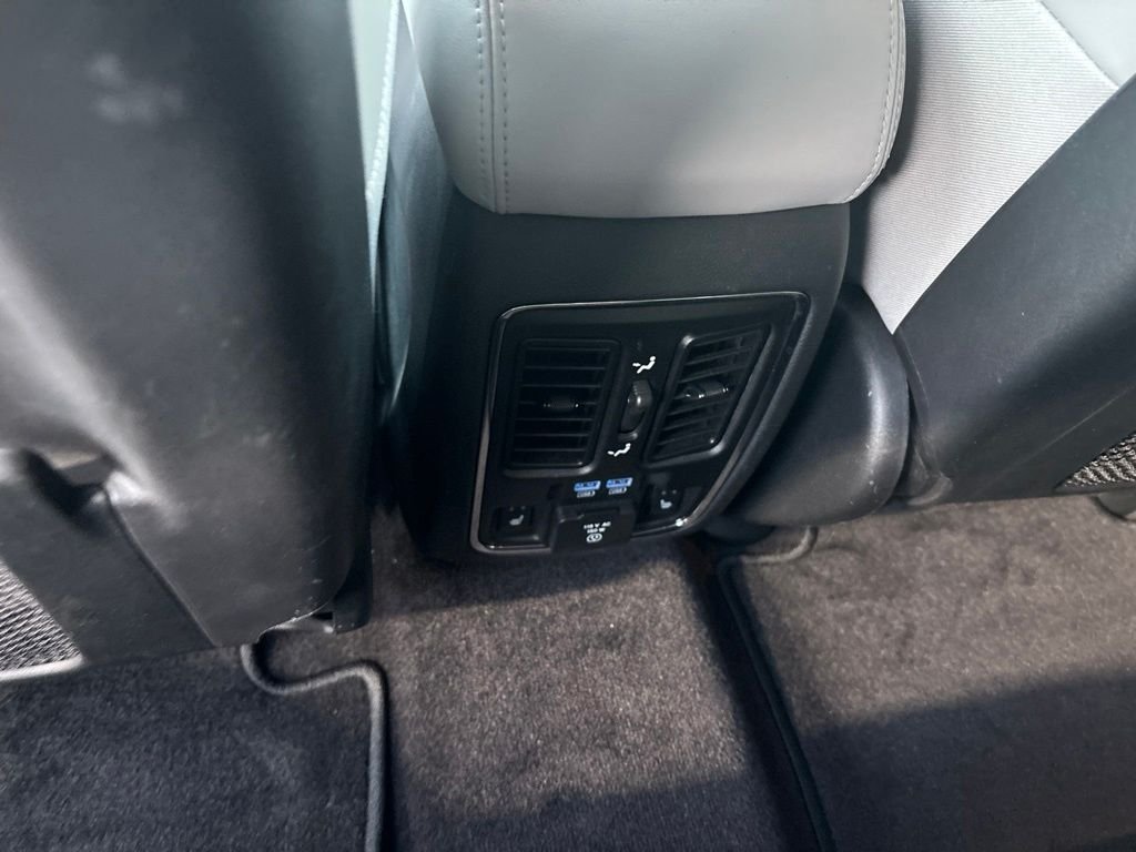Used 2018 White Jeep Limited image 21