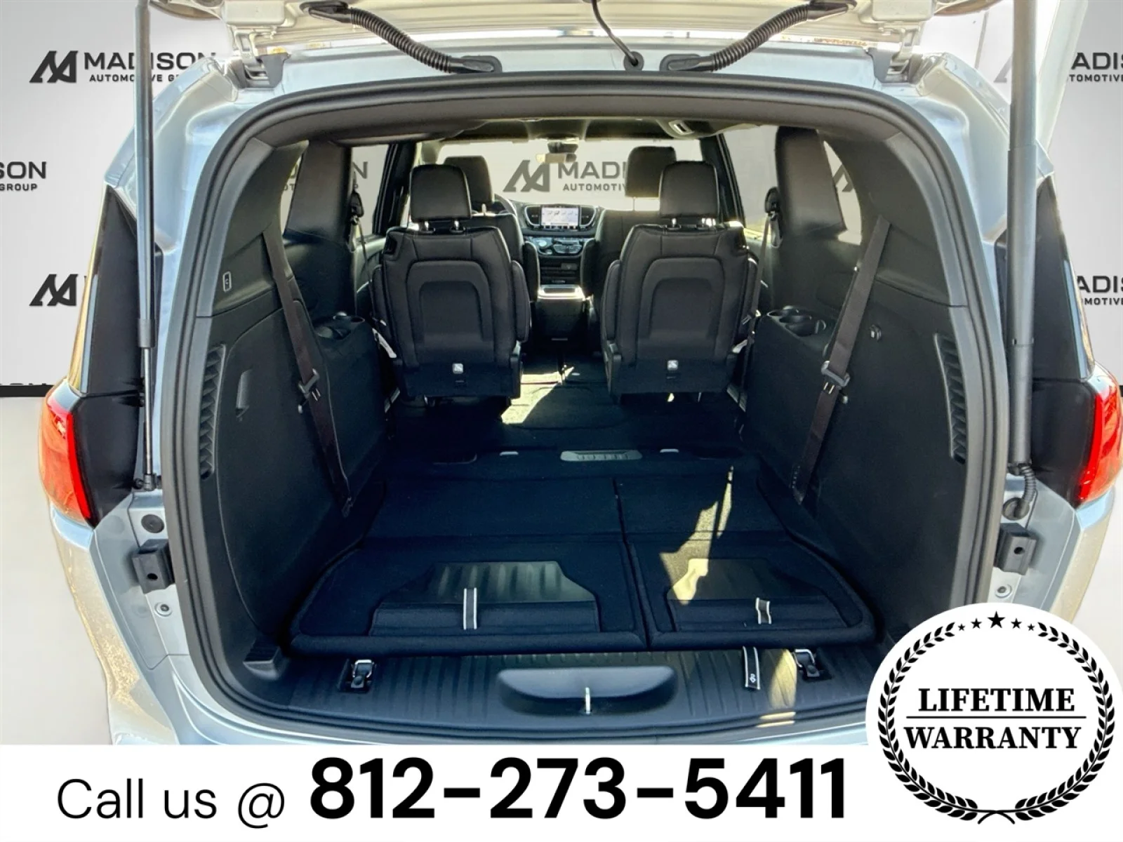 New 2026 Silver Mist Clearcoat Chrysler LX image 25