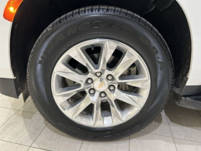 Used 2023 White Chevrolet Premier image 31