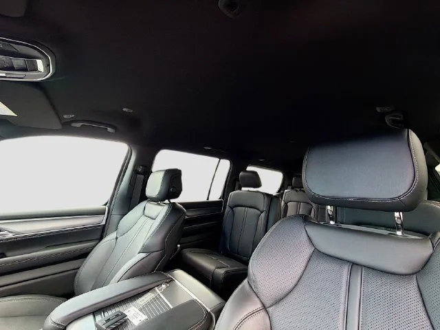 New 2026 High Gloss Black Exterior Paint Jeep Limited Altitude image 25