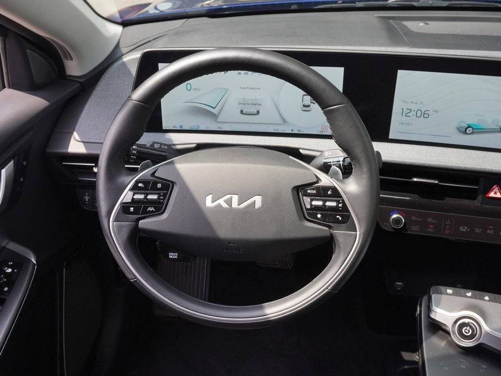 Used 2024 Blue Kia Wind image 40