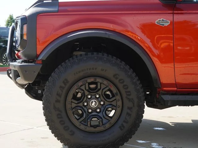 Used 2023 Red Ford Wildtrak image 5