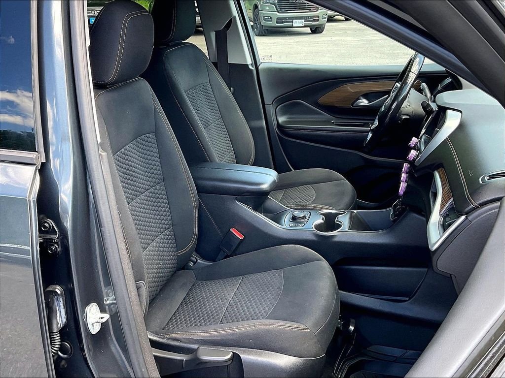 Used 2018 Gray GMC SLE image 11