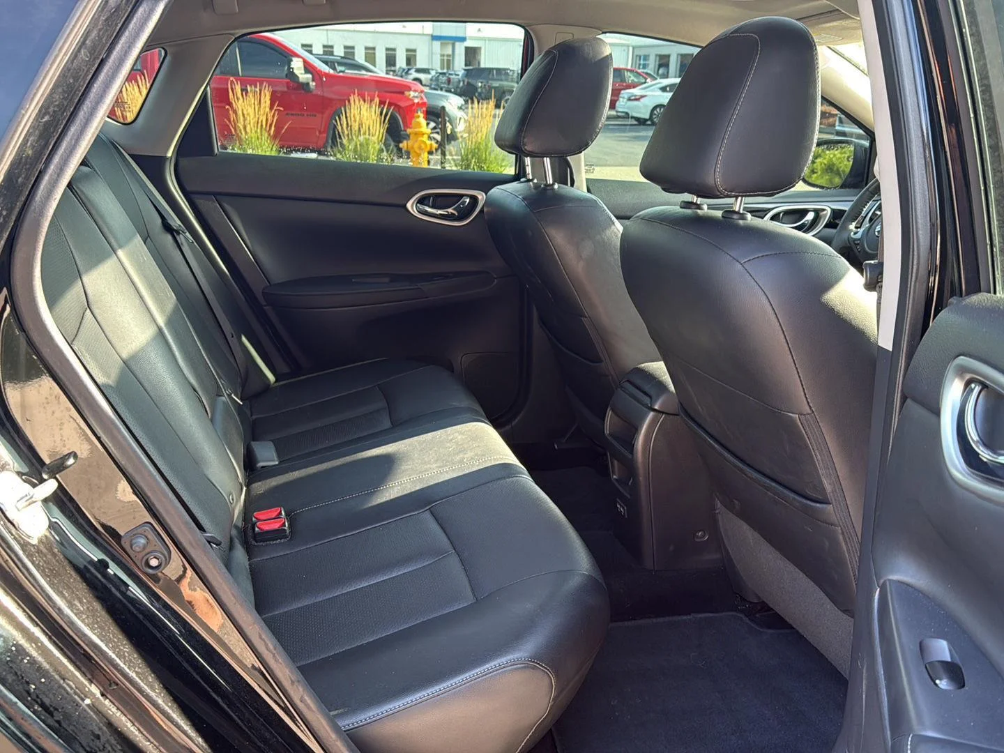 Used 2018 Super Black Nissan SL image 11
