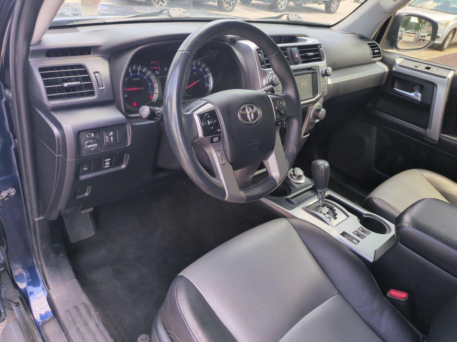 Used 2018 Nautical Blue Metallic Toyota SR5 Premium image 19