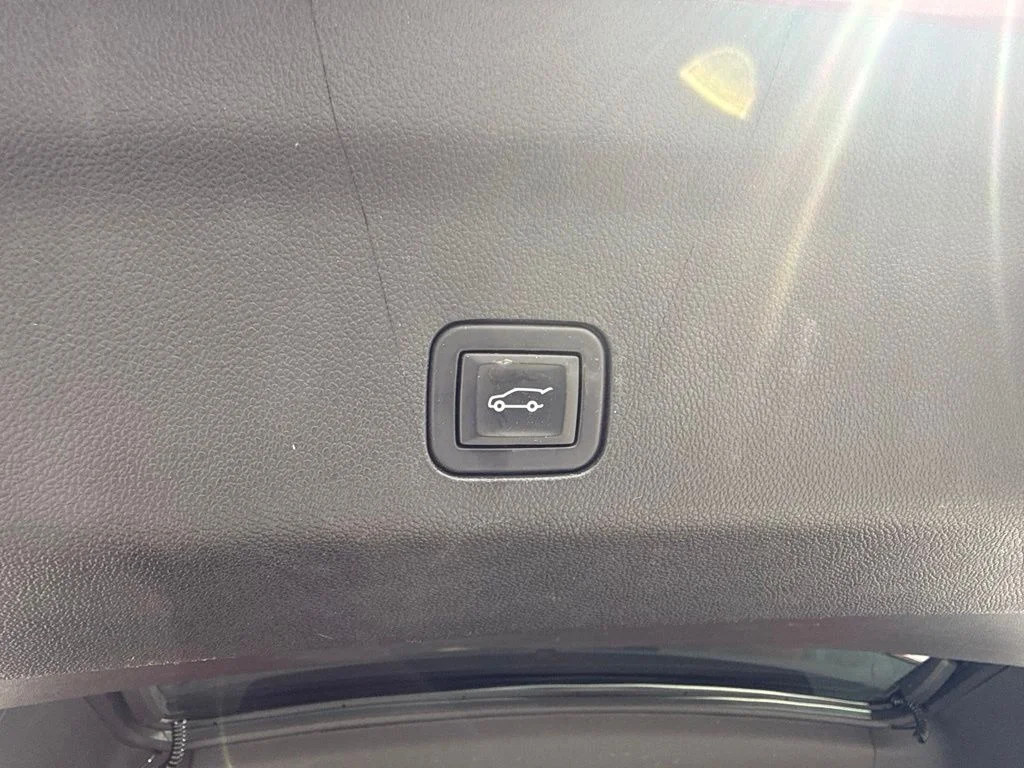 Used 2021 Red Cadillac Premium Luxury Platinum image 22