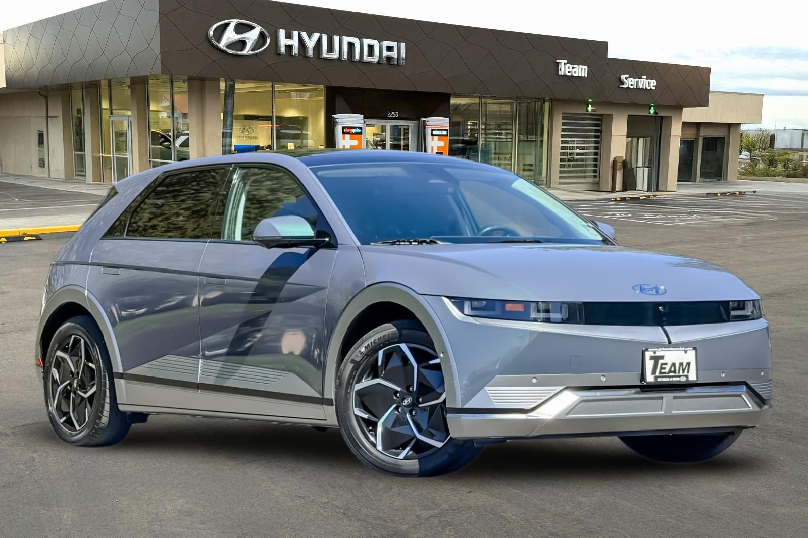Used 2024 Hyundai IONIQ 5 Limited with VIN KM8KR4DE6RU287437 for sale in Bend, OR