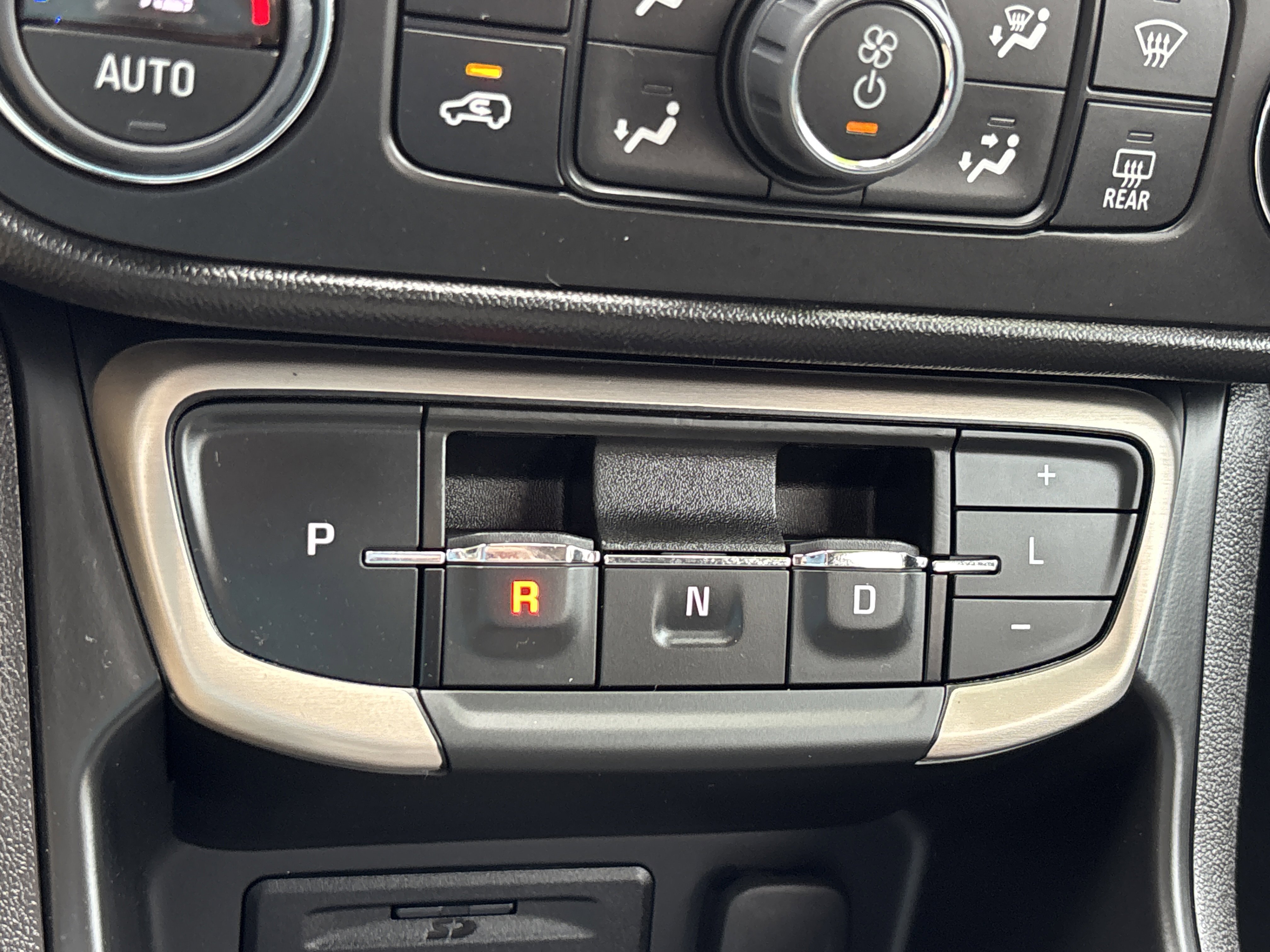 Used 2024 Downpour Metallic GMC Denali image 39