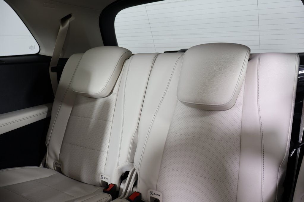 New 2026 Polar White Mercedes-Benz GLS 450 image 7