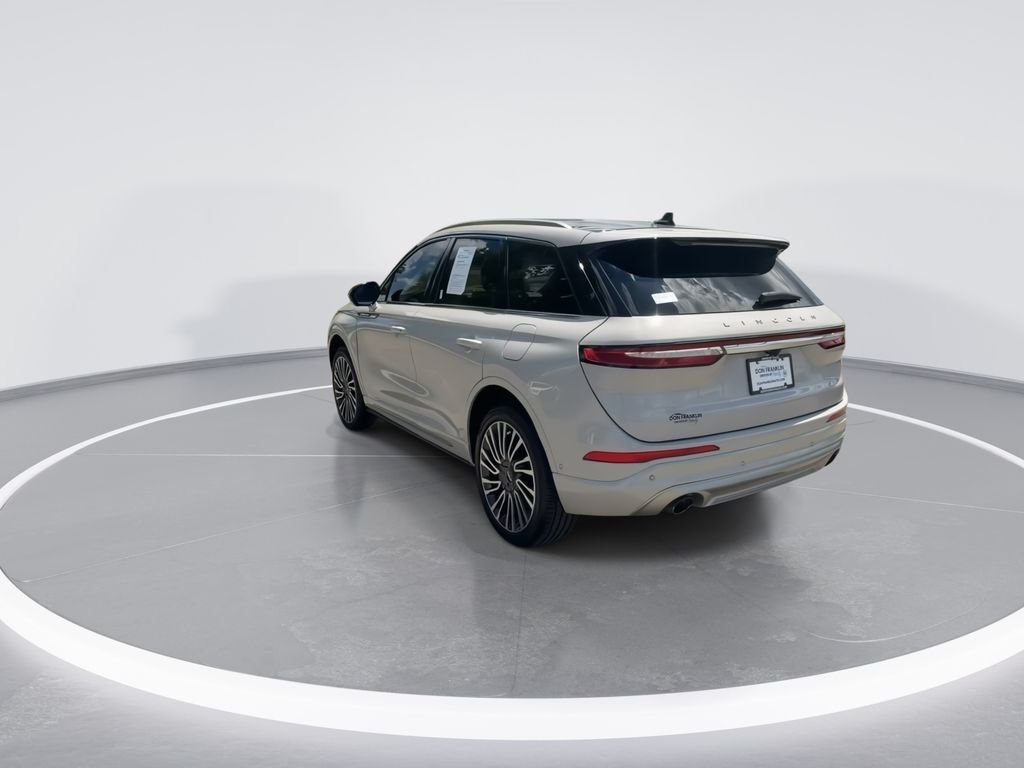 Used 2022 White Lincoln Reserve image 7