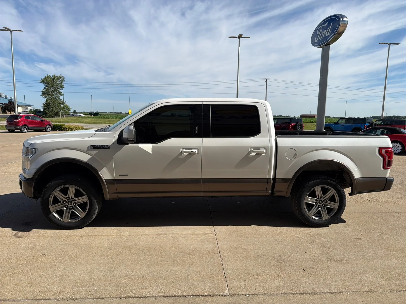 Used 2015 White Platinum Metallic Tri-Coat Ford Lariat image 8
