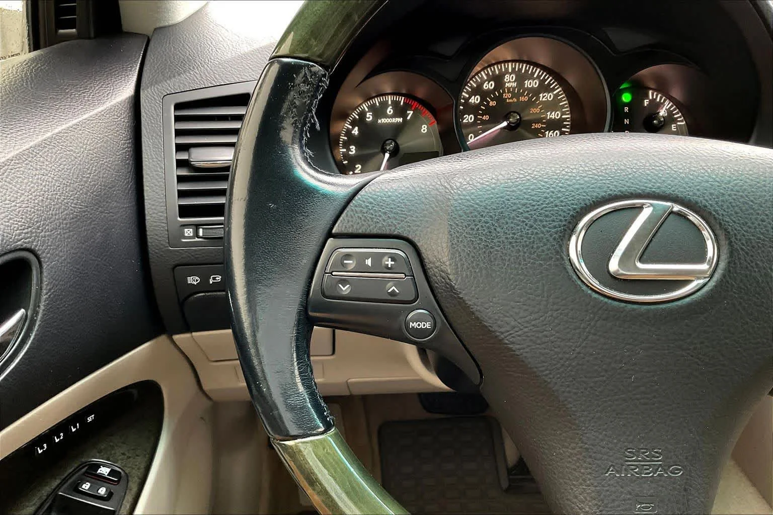 Used 2008 Mercury Metallic Lexus  image 23