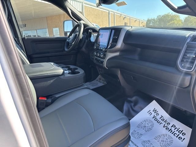 New 2026 Bright White Clear-Coat Exterior Paint RAM Tradesman image 29