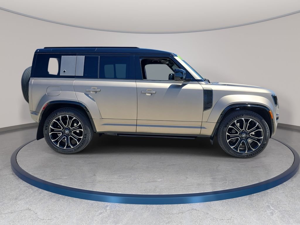 Used 2025 Brown Land Rover OCTA image 4