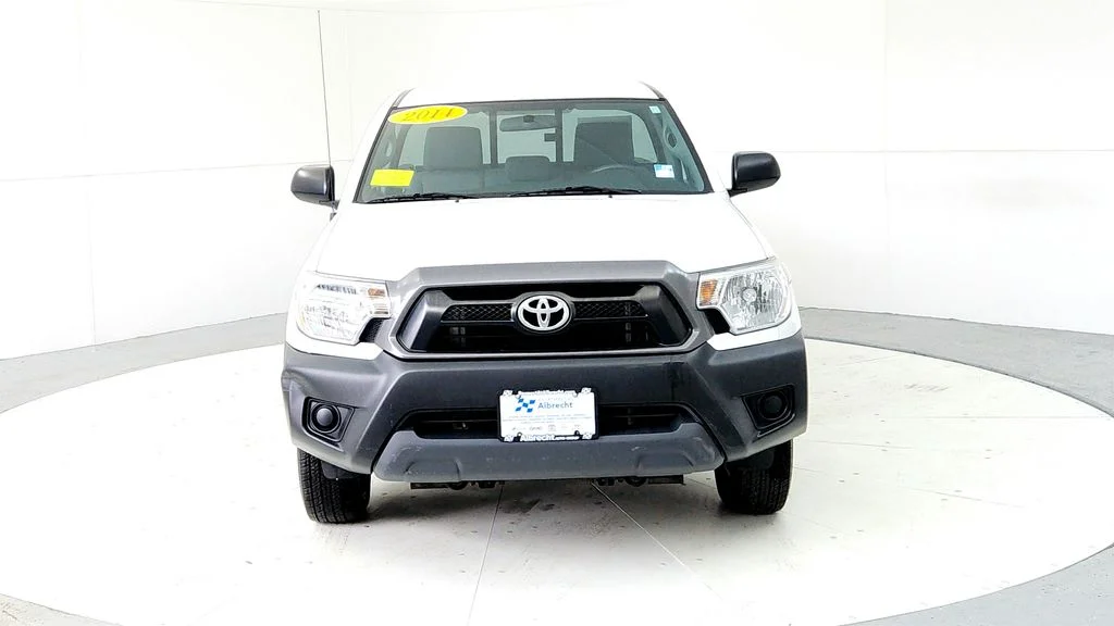 Used 2014 White Toyota Base image 8