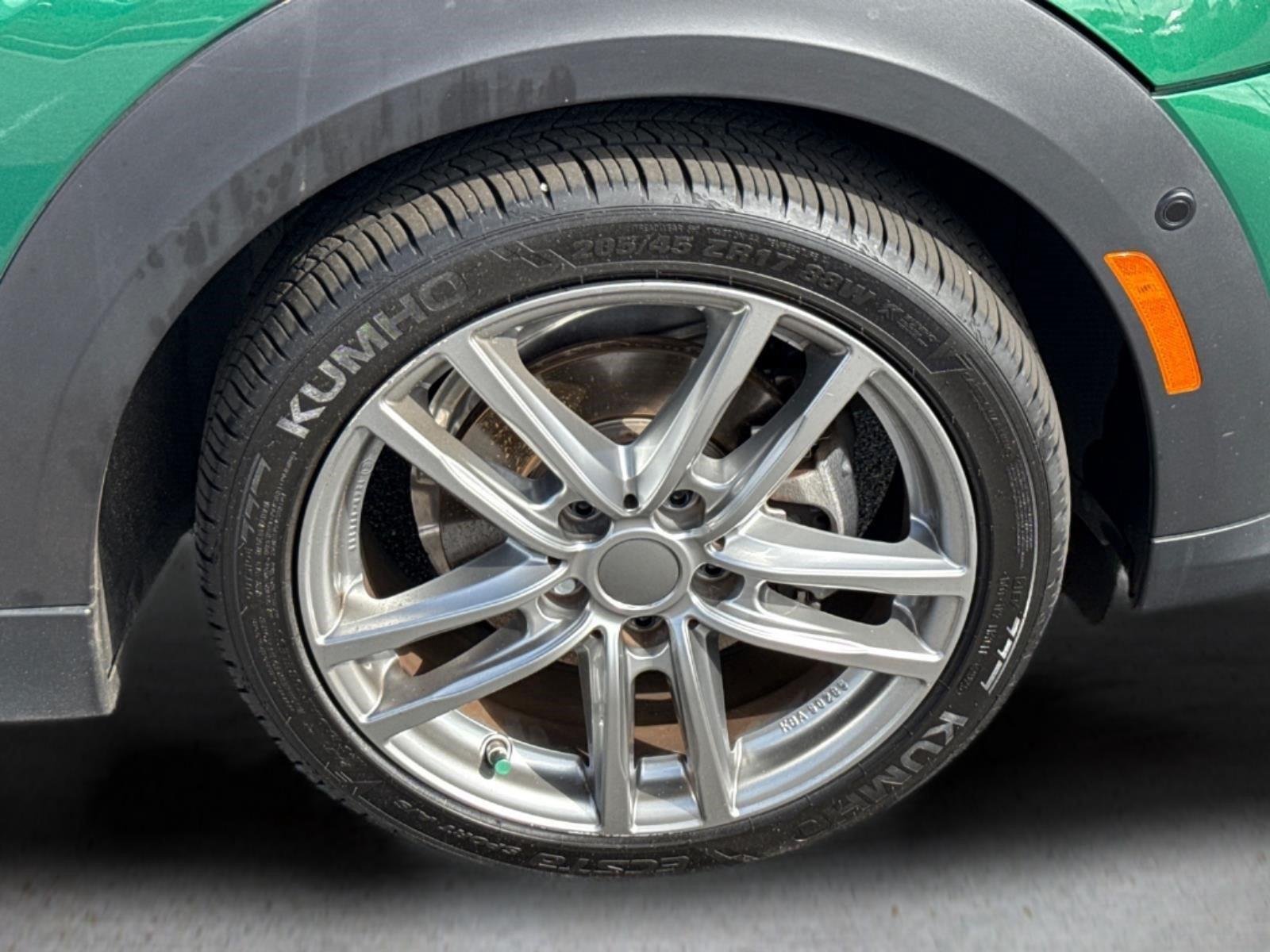 Used 2023 British Racing Green IV Metallic MINI Cooper SE image 19